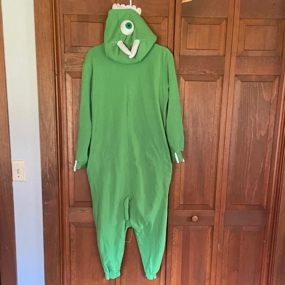 Monsters Inc Costume Disney Mike Wozokowski Green & White One Piece Costume/PJ’s - Picture 7 of 7